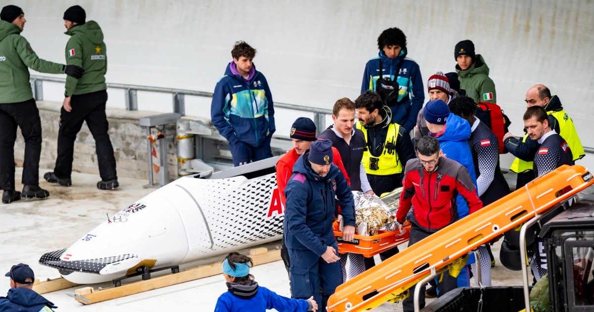 VIDEO Nesreća na ZOI-u. Austrijanci se prevrnuli u bobu, jedan u bolnici