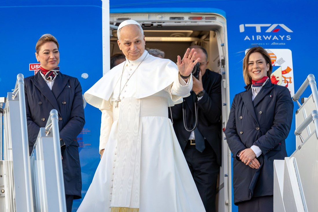 Papa Lav u zrakoplovu na Dan zahvalnosti dobio pite od bundeve