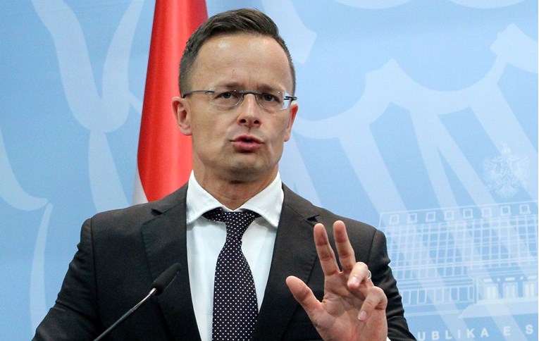 Mađarski ministar optužuje Bruxelles da otvoreno potiče švercanje ljudima