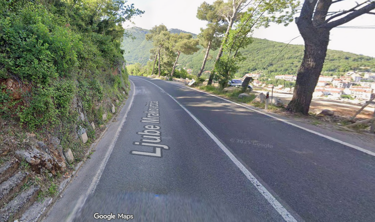 Sudarili se motocikl i auto, jedna osoba poginula