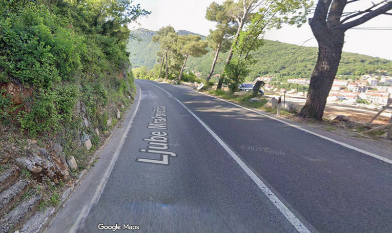 Sudarili se motocikl i auto, jedna osoba poginula