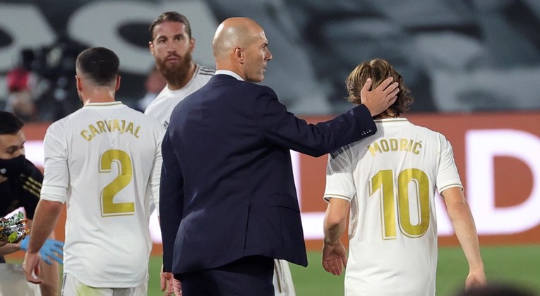 Cure detalji iz svlačionice Reala. Igrači žele odlazak Zidanea, među njima i Modrić