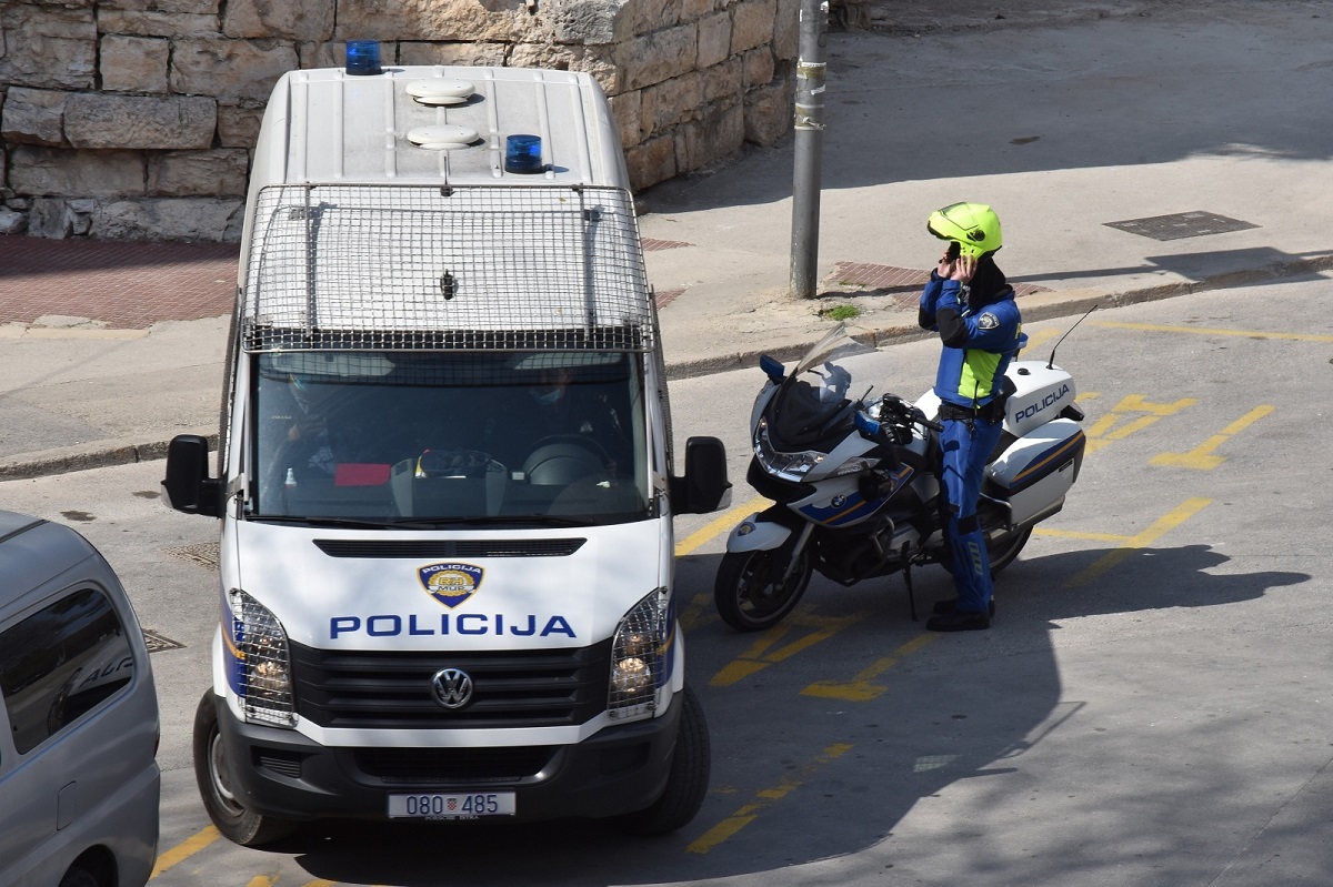 Splitska policija od ponoći zbog koronavirusa nadzire ulazak u grad, očekuju se gužve