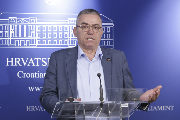 Ćipe: Svim silama ćemo se truditi da u potpunosti srežemo sredstva Novostima