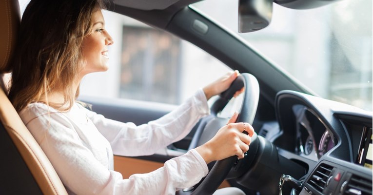 Žene su bolji vozači od muškaraca, a to potvrđuju ovi brojevi