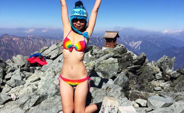 Popularna bikini planinarka umrla na Tajvanu. Propala je u kanjon i smrznula se