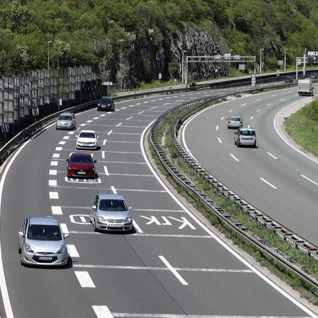 Biciklist na autocesti A7, vozi se uz ograničenje