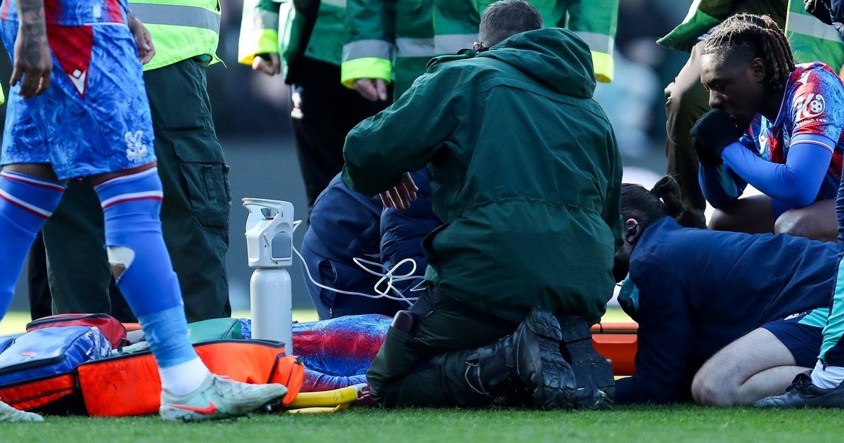 VIDEO Strašan prekršaj u FA kupu. Golman nogom nokautirao protivnika