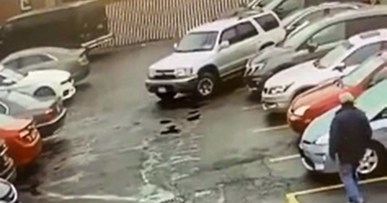 VIDEO Evo što se dogodi kad se vozač zbuni na parkingu