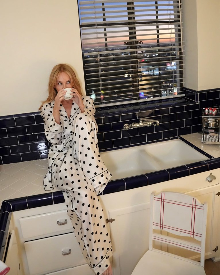 Kylie Minogue (57) pokazala prirodnu ljepotu u pidžami s točkicama