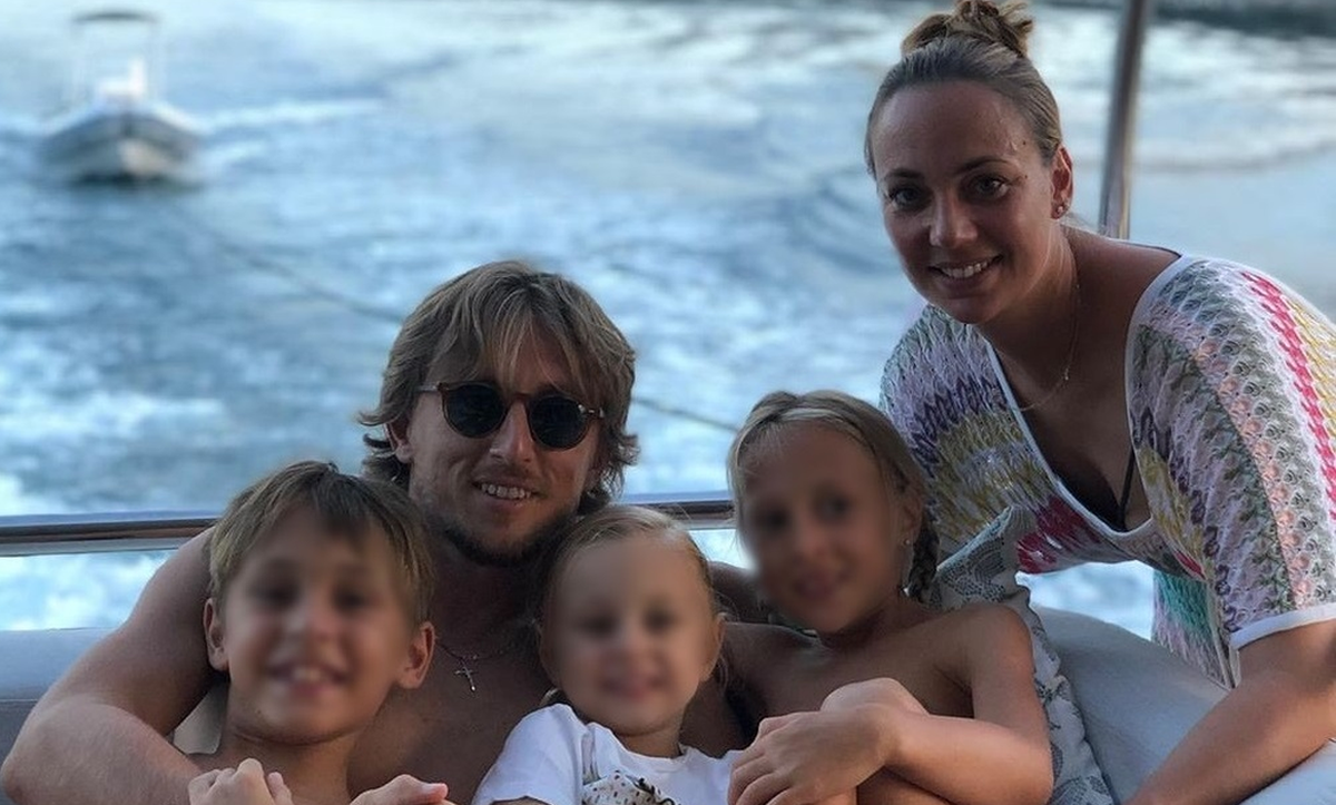 "Familia": Modrić oduševio fanove obiteljskom fotografijom s ljetovanja