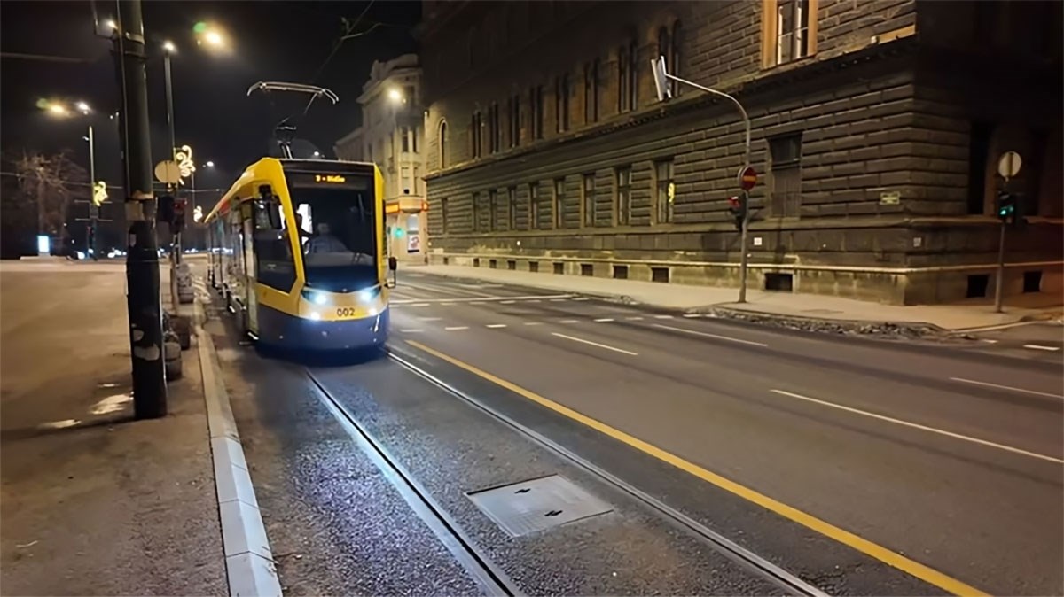 Sarajevo ima nove tramvaje. Pogledajte prvu vožnju po gradu