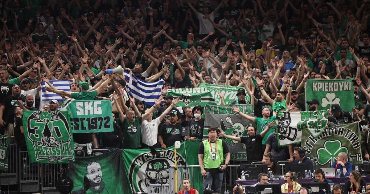 Hrvatska zastava na utakmici Crvene zvezde. Srbi: Bezobrazna provokacija