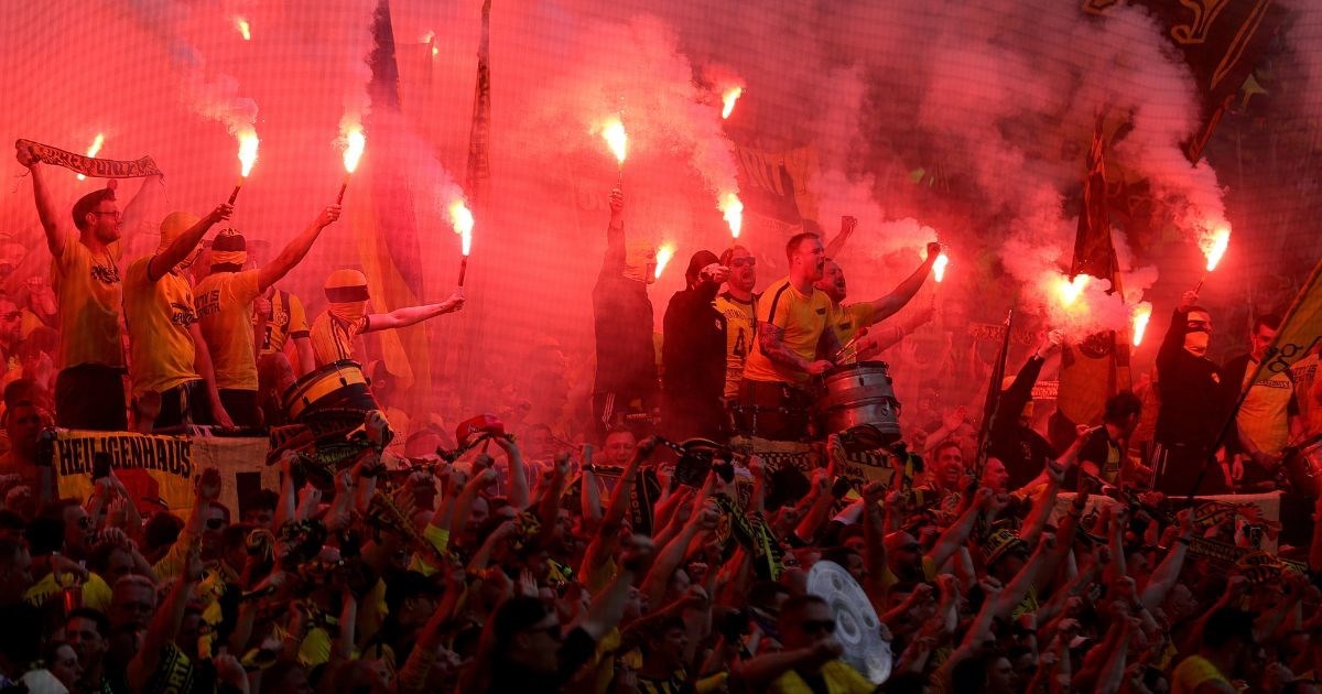 Nijemci podigli poruku navijačima Zrinjskog: Razbij ustašu, živjeli partizani