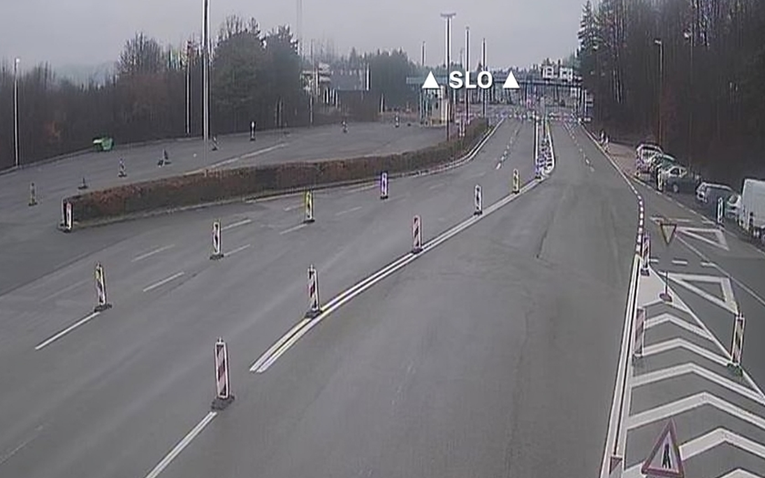 Kolnici mokri i skliski. Zbog prometne nesreće usporen promet na riječkoj obilaznici