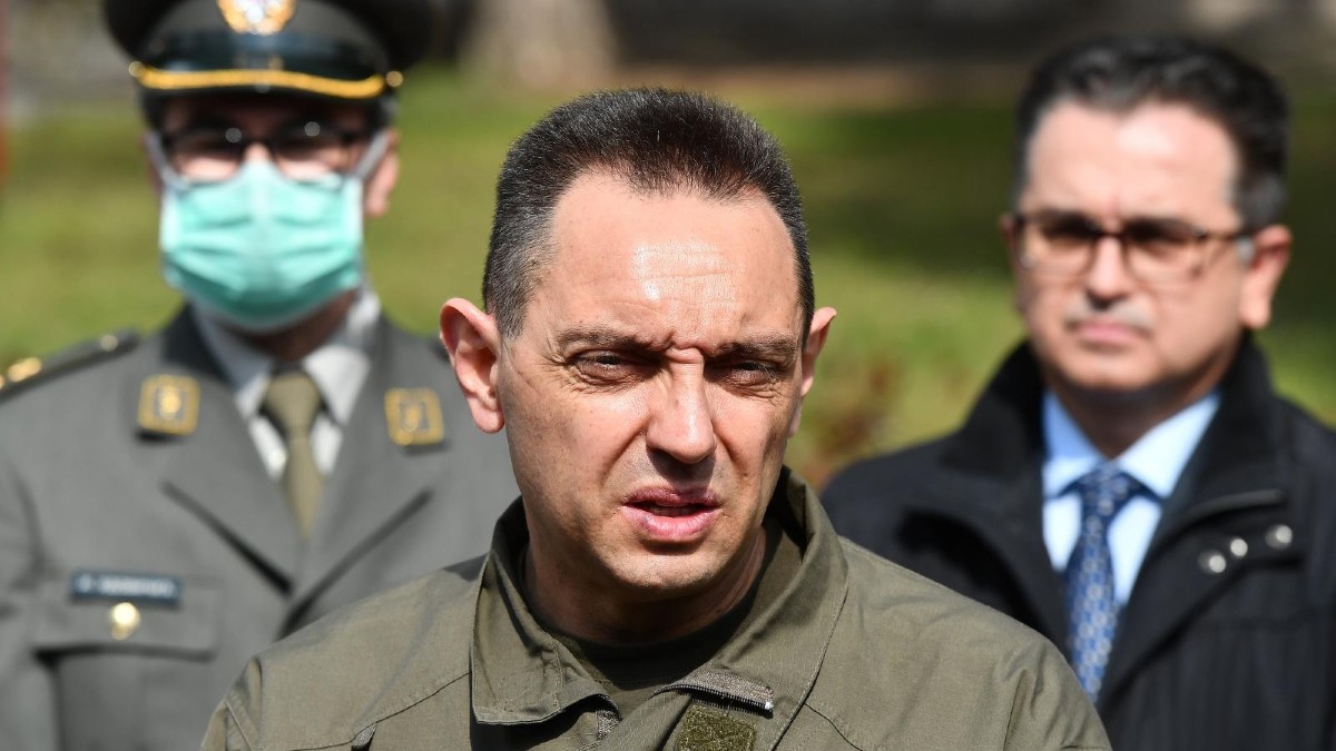 Srpski ministar obrane se oglasio o prosvjedima, poziva na kažnjavanje političara