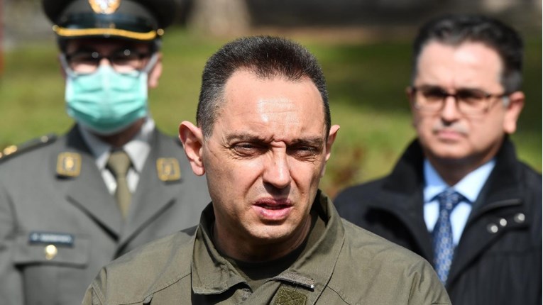 Srpski ministar obrane se oglasio o prosvjedima, poziva na kažnjavanje političara