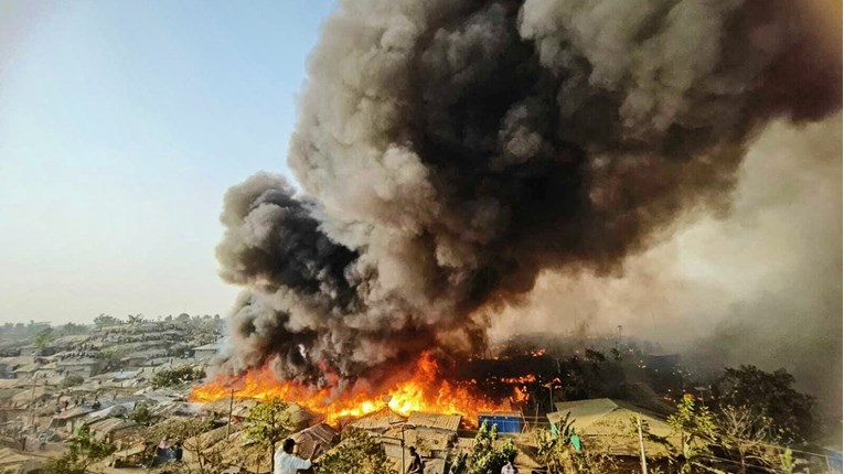 Požar u izbjegličkom kampu u Bangladešu. Oko 12.000 ljudi ostalo bez krova nad glavom