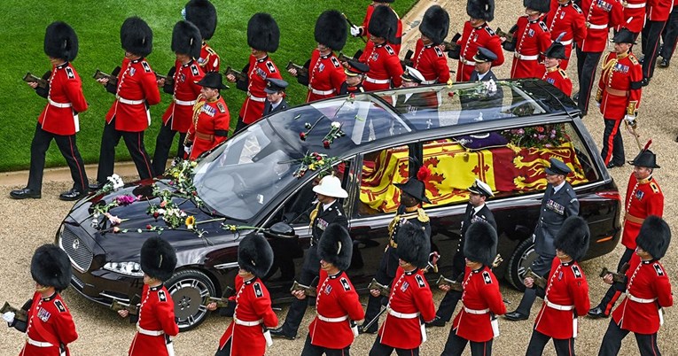Kraljica je sama dizajnirala svoje pogrebno vozilo
