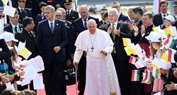 Papa došao u Mađarsku, sastat će se s Orbanom
