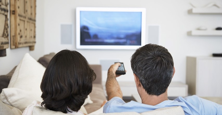 Studija: Dugotrajno gledanje televizije u srednjoj dobi dovodi do krvnih ugrušaka
