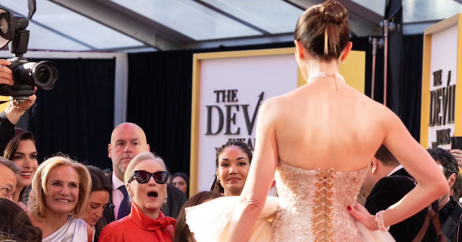 Meryl Streep jednim pogledom rekla što misli o haljini Emily Blunt, video je viralan