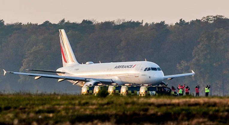 Pilot Air Francea zaprimio prijetnju bombom tijekom leta, provodi se istraga