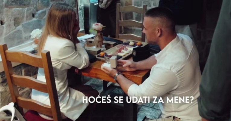 Bivši hrvatski MMA borac nedavno je ostao bez noge, a sada je oduševio prosidbom