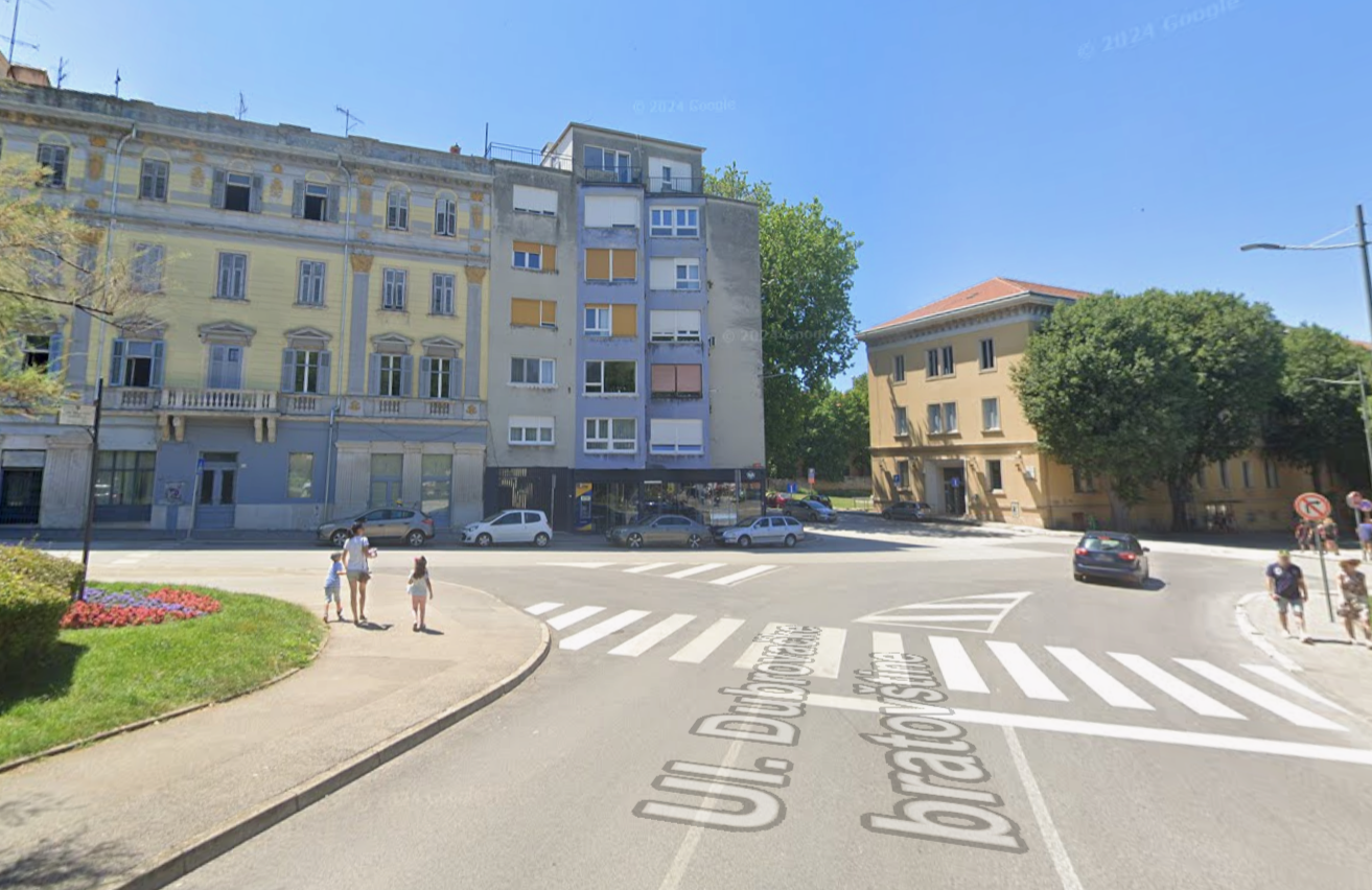 Pijana vozačica usmrtila psa na pješačkom prijelazu u Puli i pobjegla