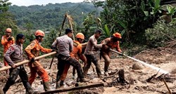 U klizištima u Indoneziji poginulo 11 ljudi