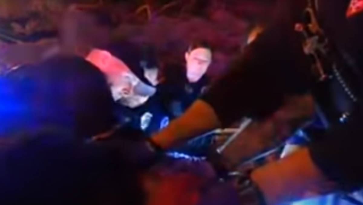 Policija u SAD-u uhitila mladića na putu kući, umro je. Svirao je za napuštene mačiće