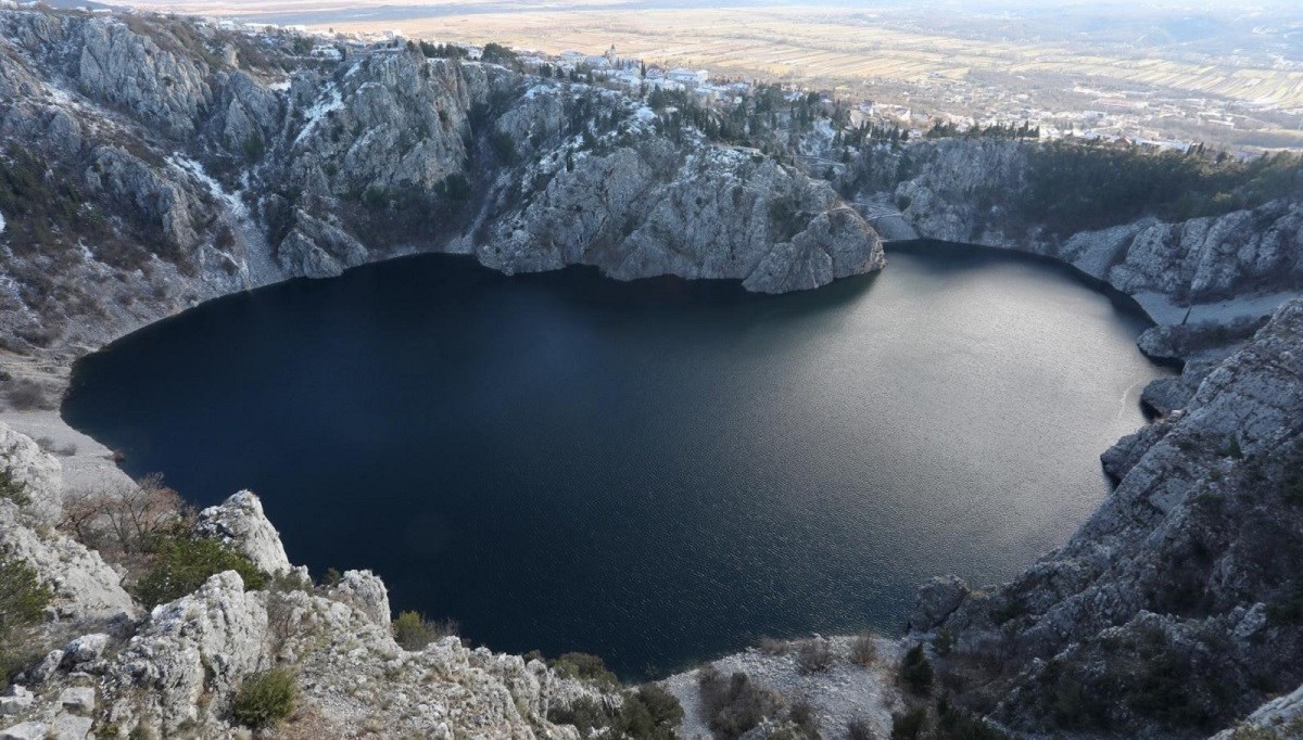 FOTO Zbog visokog vodostaja Modro jezero ovih dana izgleda posebno