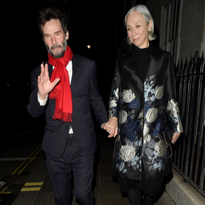 Keanu Reeves snimljen s djevojkom u rijetkom izlasku, nisu skrivali zaljubljenost