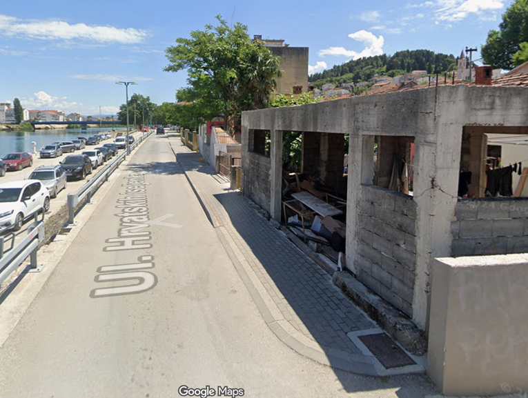 Maloljetnik pod utjecajem tri droge teško ozlijedio vršnjaka u Metkoviću