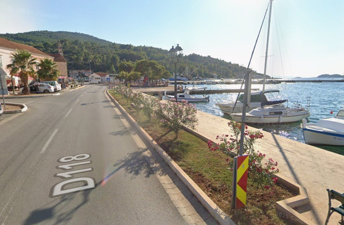 Teška prometna nesreća na Korčuli. Kod trajektnog pristaništa poginuo muškarac