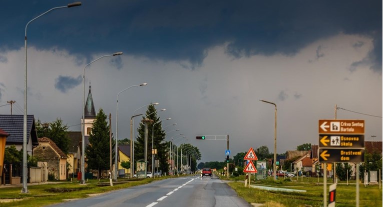 Najavljeno grmljavinsko nevrijeme u Slavoniji, očekuju se tuča i olujni vjetar