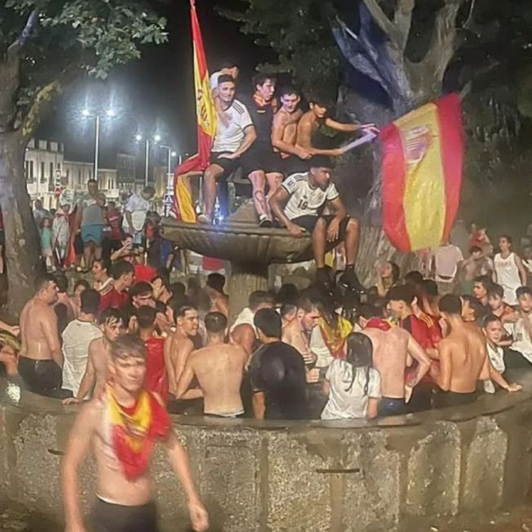 Španjolci slavili naslov. Dvoje mrtvih, mladić izboden, 80 ozlijeđenih...