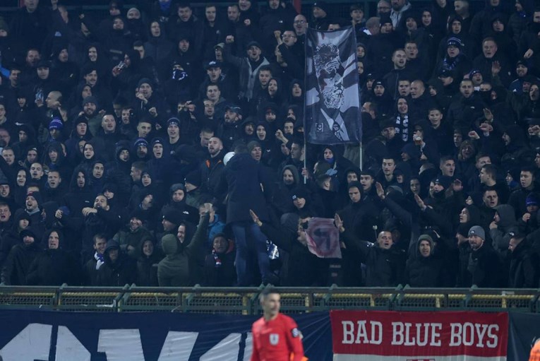 Boysi vikali "O Hrvatska, nezavisna država". Neki dizali desnice ispod "krpe" Praljka