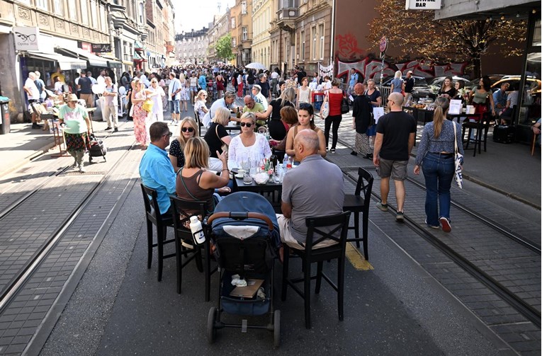 Zagrepčani su danas pili kavu nasred Ilice, evo što se događalo