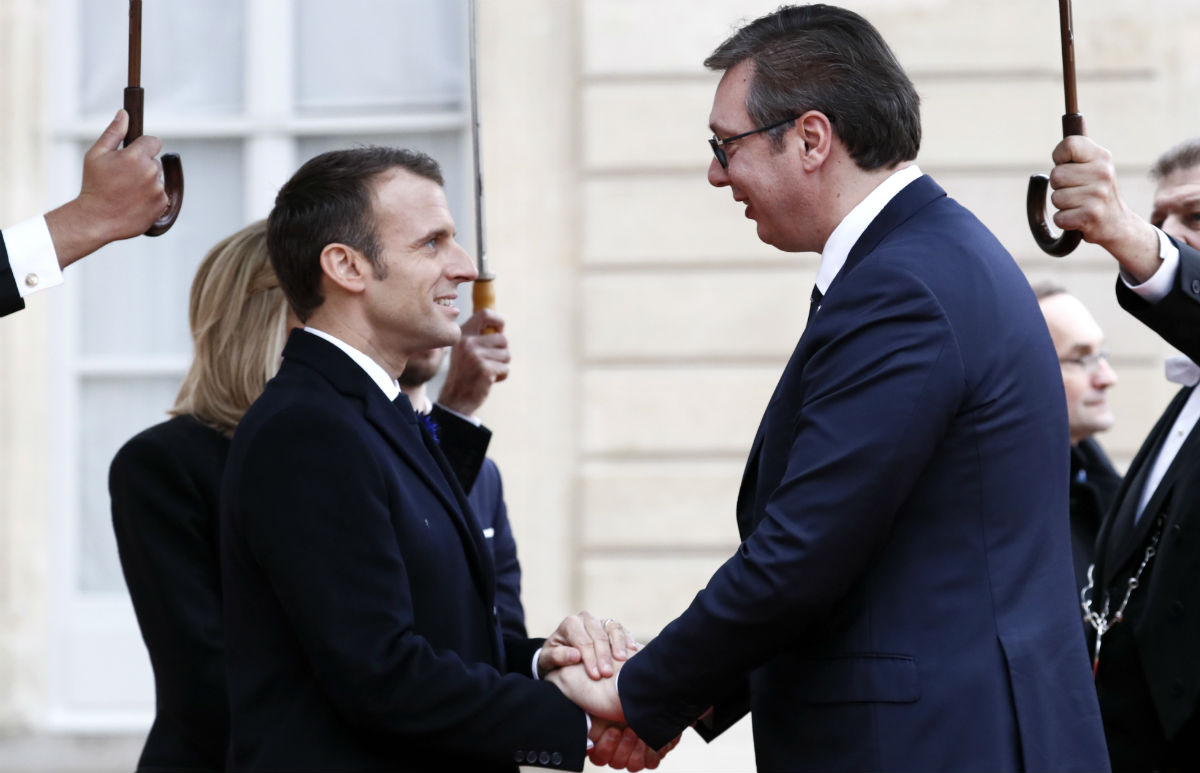 Macron pisao Vučiću: "Odajem priznanje srpskoj borbi"