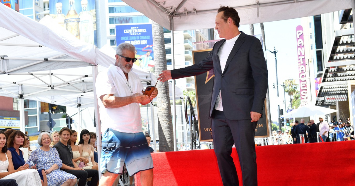 Mel Gibson podržao kolegu na ceremoniji u Los Angelesu, mnoge iznenadio ponašanjem