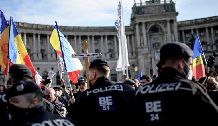 U Austriji prosvjedi protiv obaveznog cijepljenja, došlo skoro 40.000 ljudi