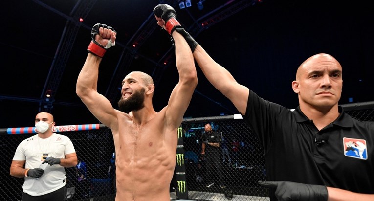 Luda borba u UFC-u. Brazilac namučio brutalnog Čečena pa izgubio odlukom sudaca