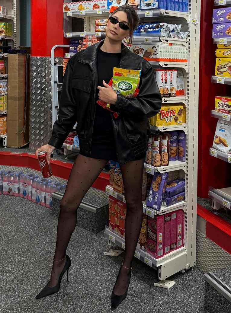 Hailey Bieber i Bella Hadid već nose jaknu koja će biti hit proljeća