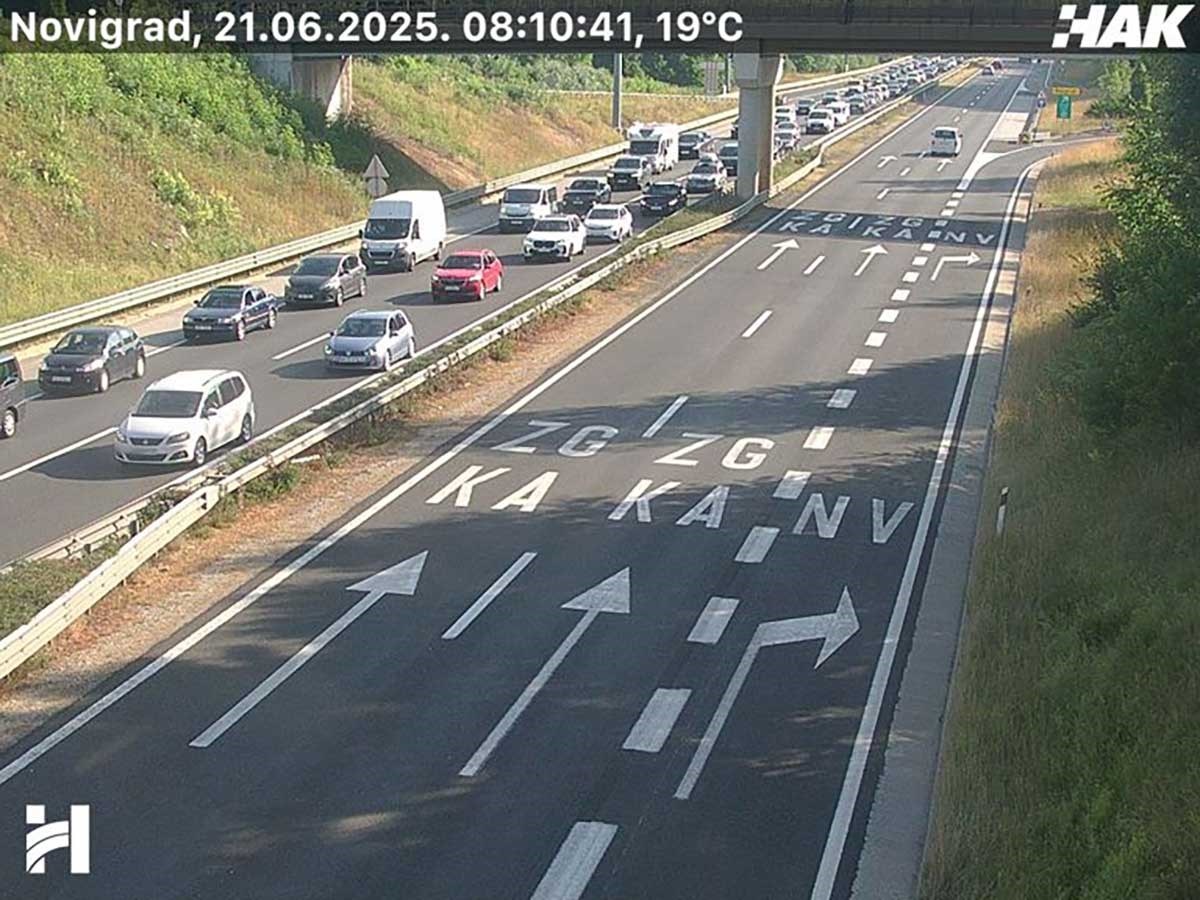 Kolone i zatvorene ceste: Požar kod Piska, nesreća na A1 i vjetar na Jadranu