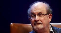 Rushdie nakon napada izgubio vid na jednom oku, ne može više koristiti ruku
