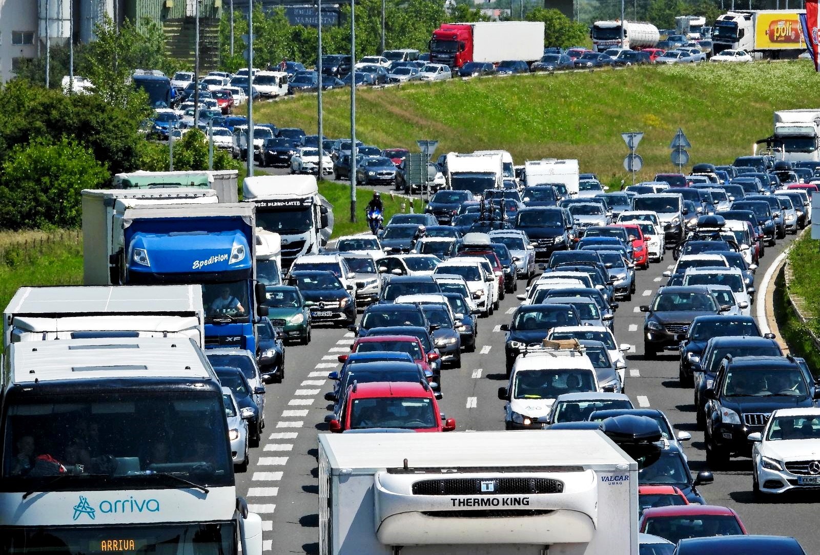 Danas prema moru kolone kao 2019., u Hrvatskoj triput više stranih turista nego lani