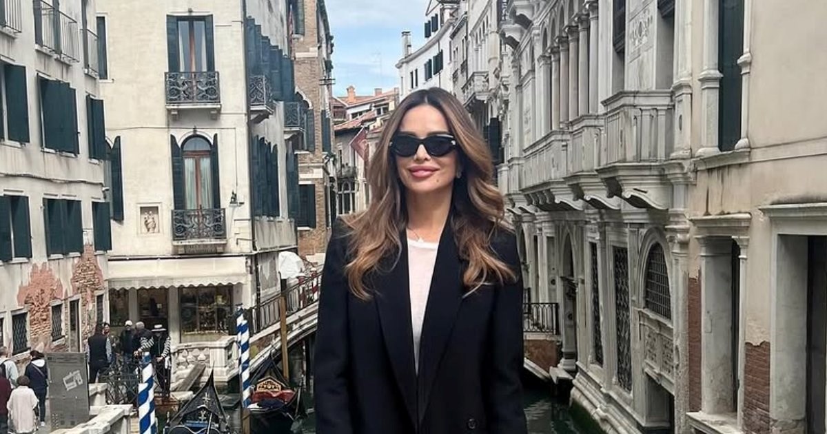 Severina pokazala kako spojiti sako i tenisice