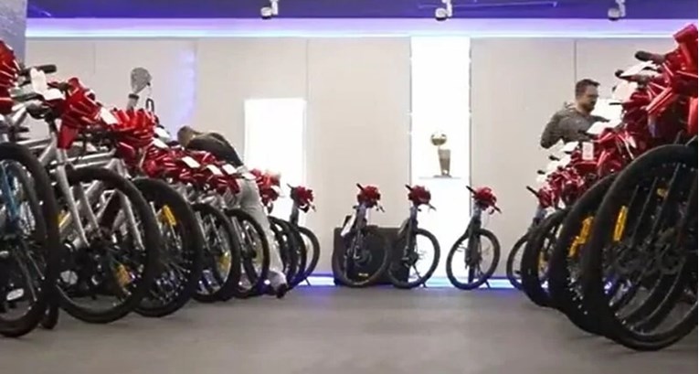 Pogledajte što je Dončić poklonio svima u klubu