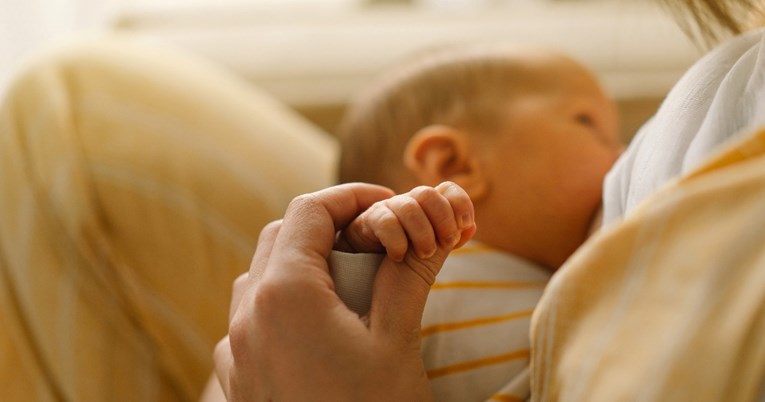 Američki stručnjaci izdali nove smjernice za dojenje, ljudi ih popljuvali